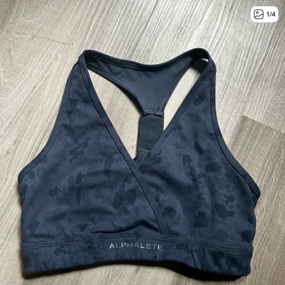 Alphalete sports bra